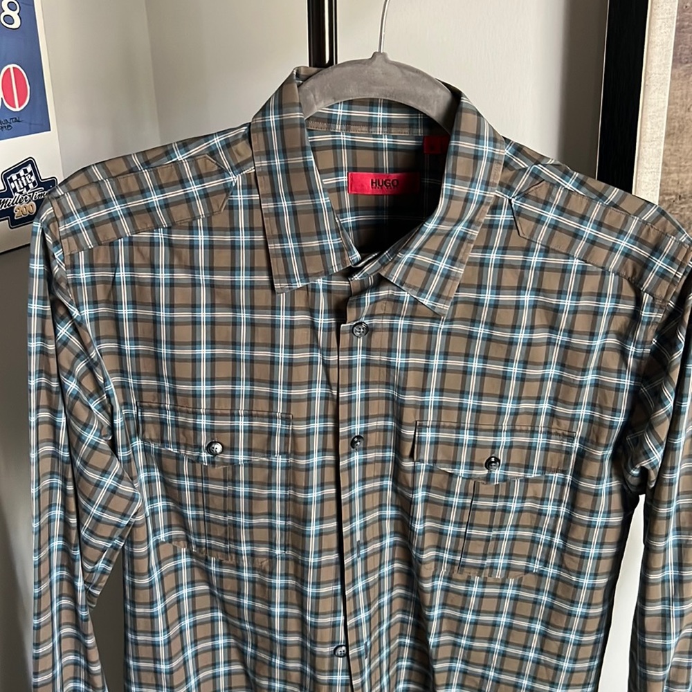 Hugo Boss Dress Shirt - Medium